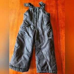 Oshkosh Toddler Snowbib Size 2T